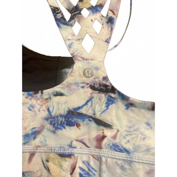 Lululemon Women's Sports Bra with Crisscross Back Straps - Picture 3 of 7